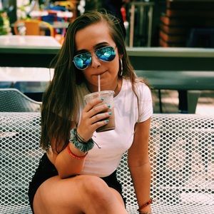 Meet your Posher, Lizzie